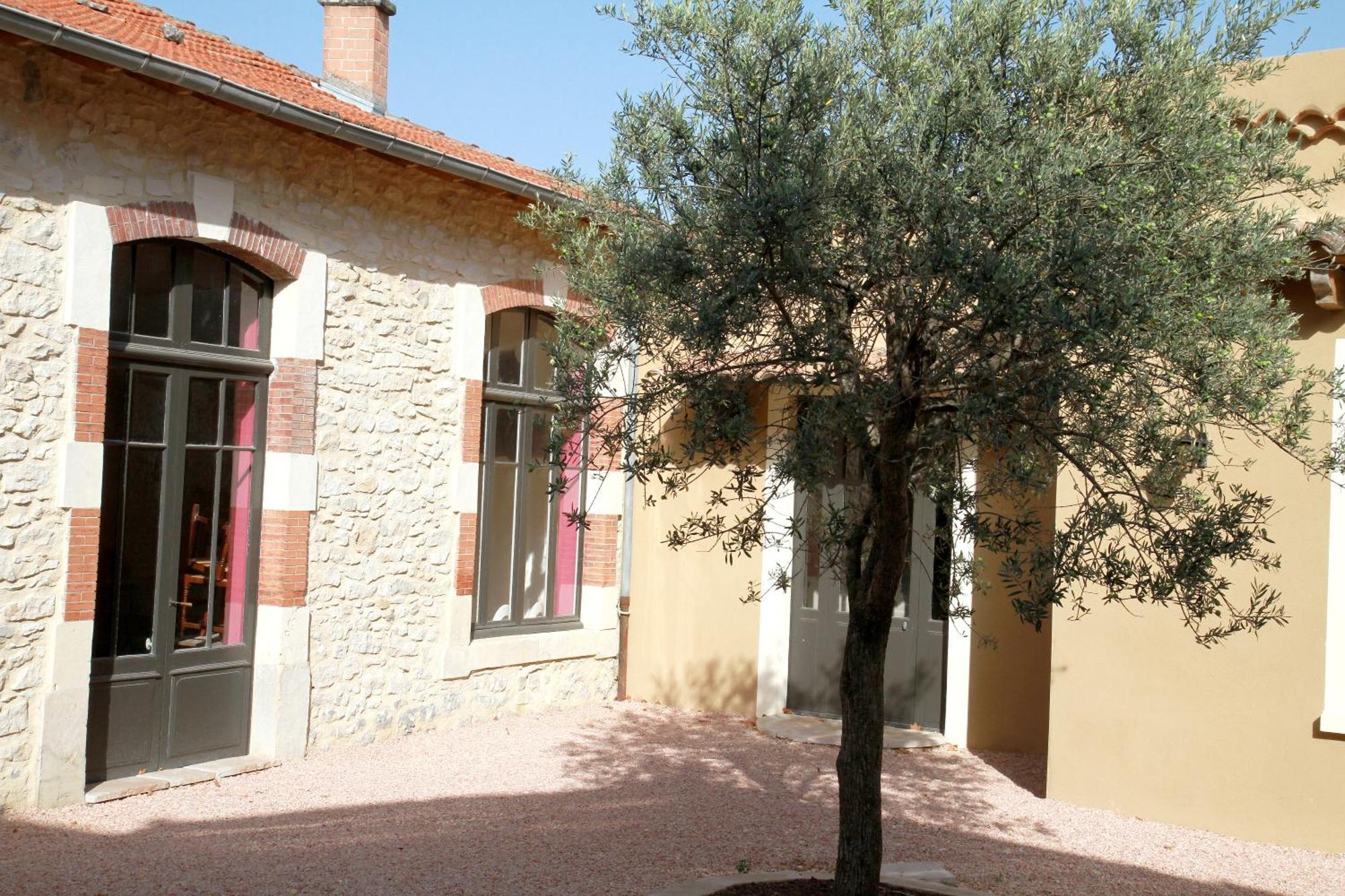 Logis Hotel Le Clos Des Oliviers Bourg-Saint-Andeol Luaran gambar